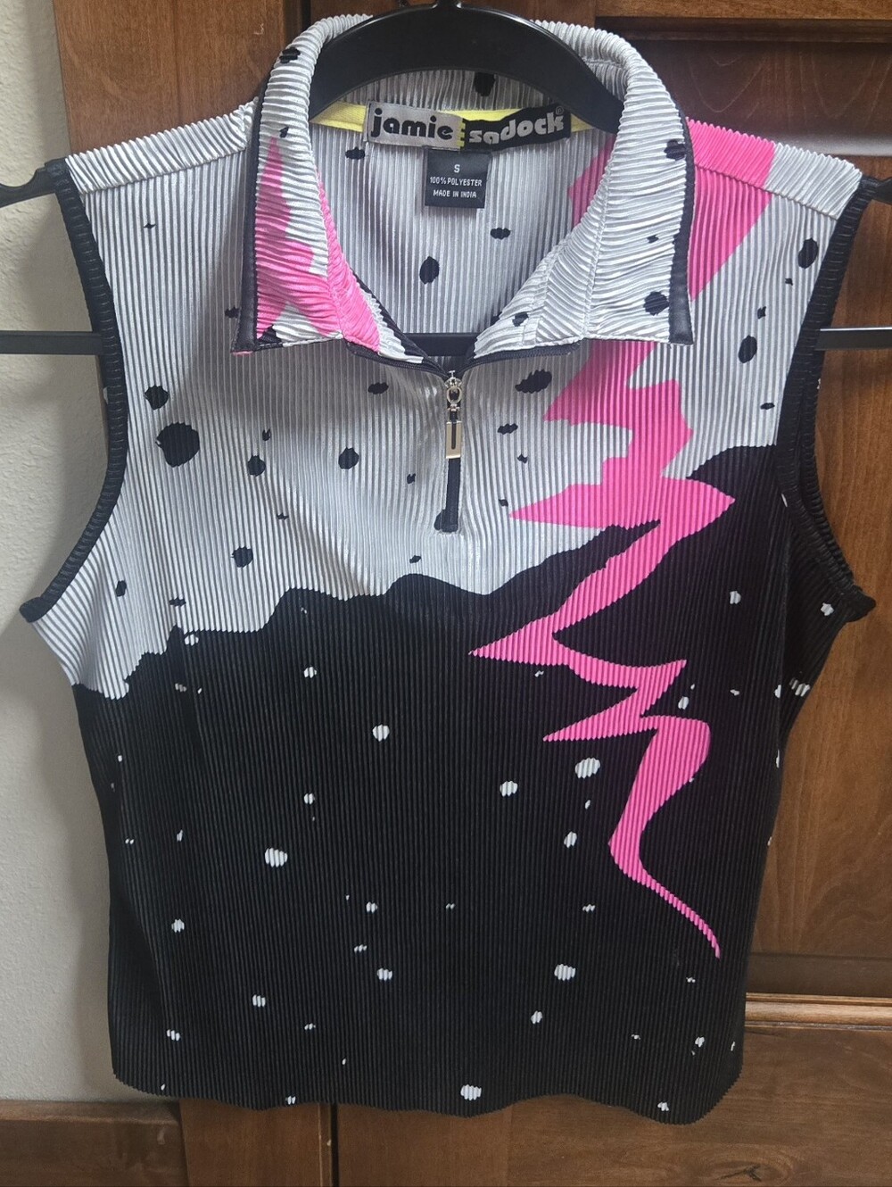 Jamie Sadock 1/4 zip pink, black, grey sleeveless top. Small. Stretchy material.
